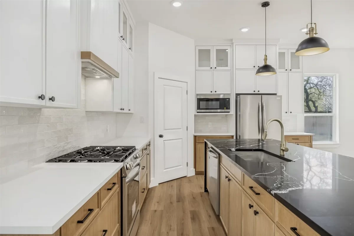 4BR House for Sale in Dallas, TX