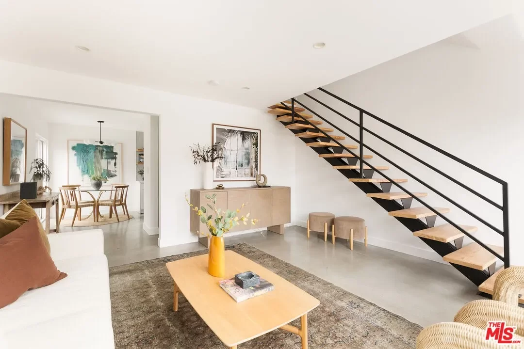 2BR Condo for Sale in Los Angeles, CA
