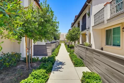 4BR Condo for Sale in Commerce, CA