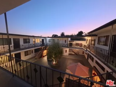 2BR Townhouse for Rent in Los Angeles, CA