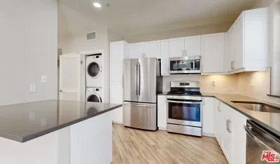 2BR Townhouse for Rent in Los Angeles, CA