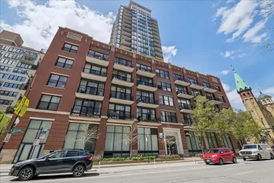 2BR Condo for Sale in Chicago, IL