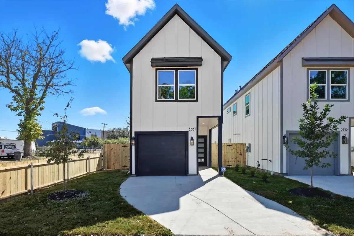 4BR House for Sale in Dallas, TX