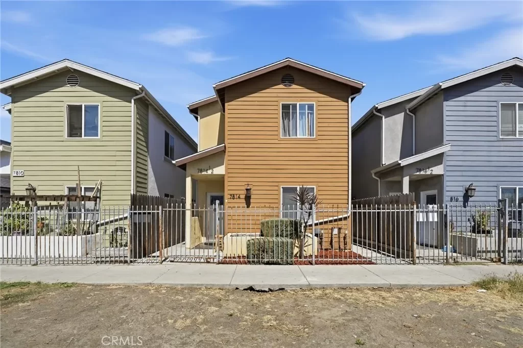 6BR Multi-Family for Sale in Los Angeles, CA