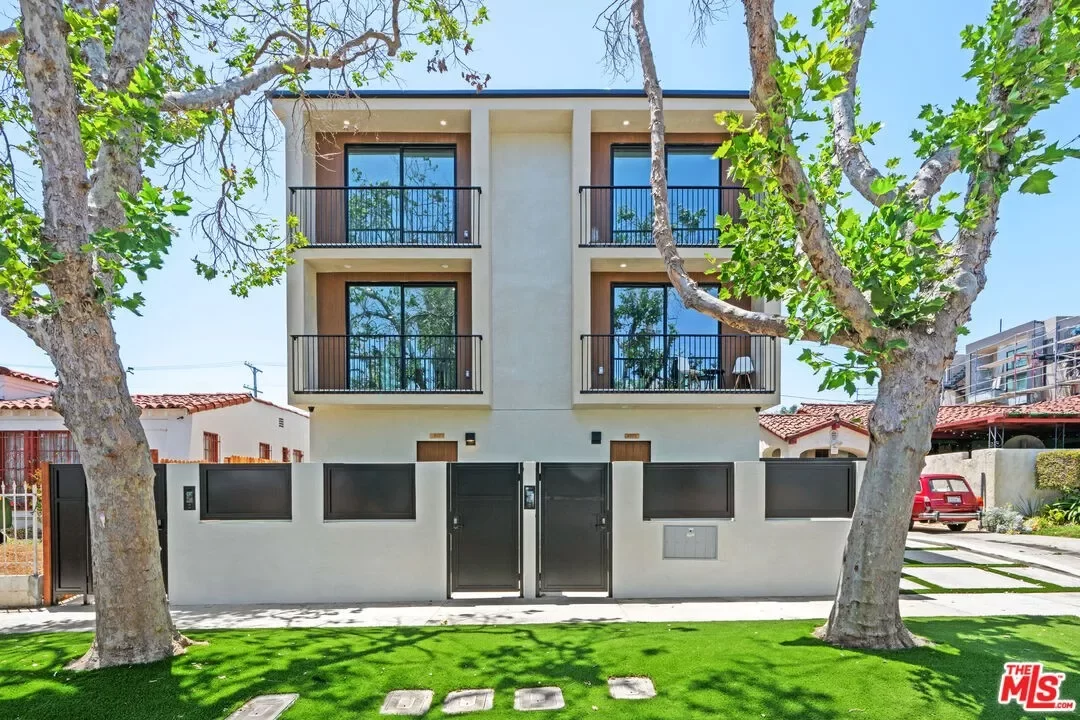 3BR Townhouse for Rent in Los Angeles, CA