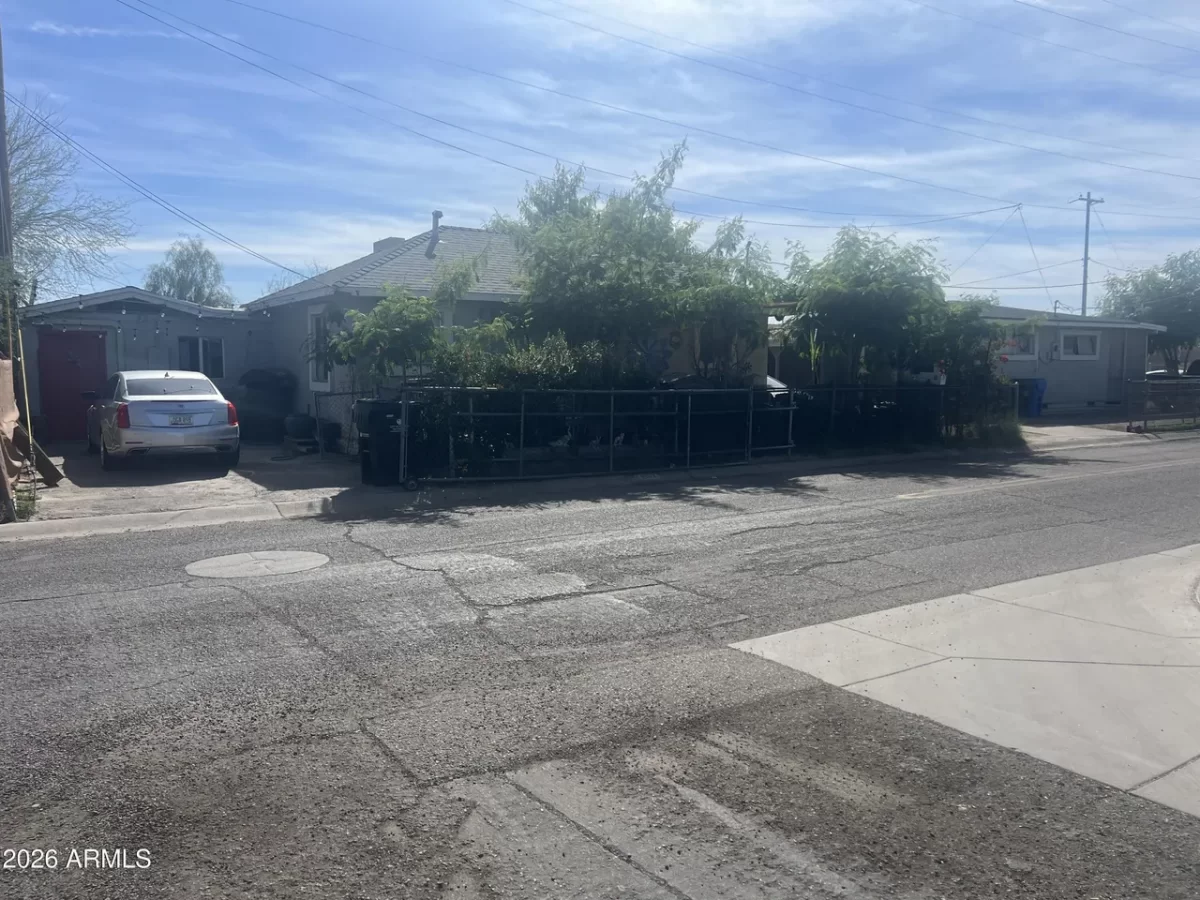 5BR Multi-Family for Sale in Phoenix, AZ