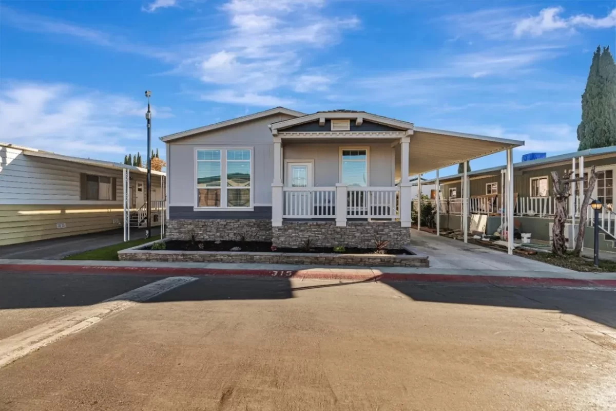 3BR Mobile Home for Sale in San Jose, CA
