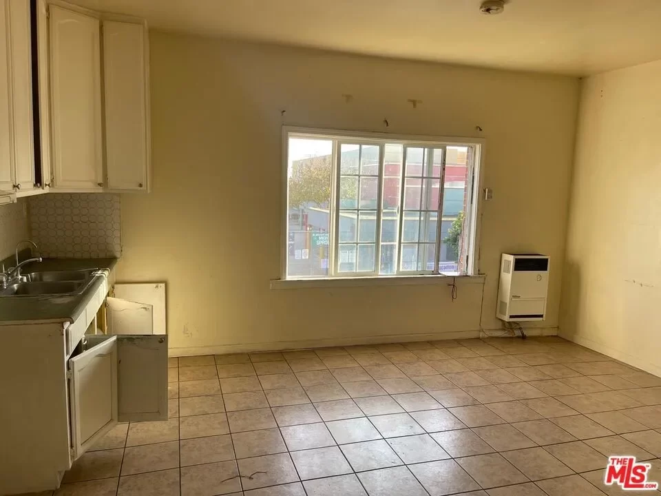2BR Apartment for Rent in Los Angeles, CA