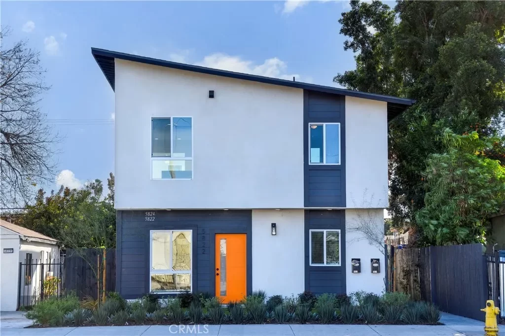 6BR Multi-Family for Sale in Bell Gardens, CA