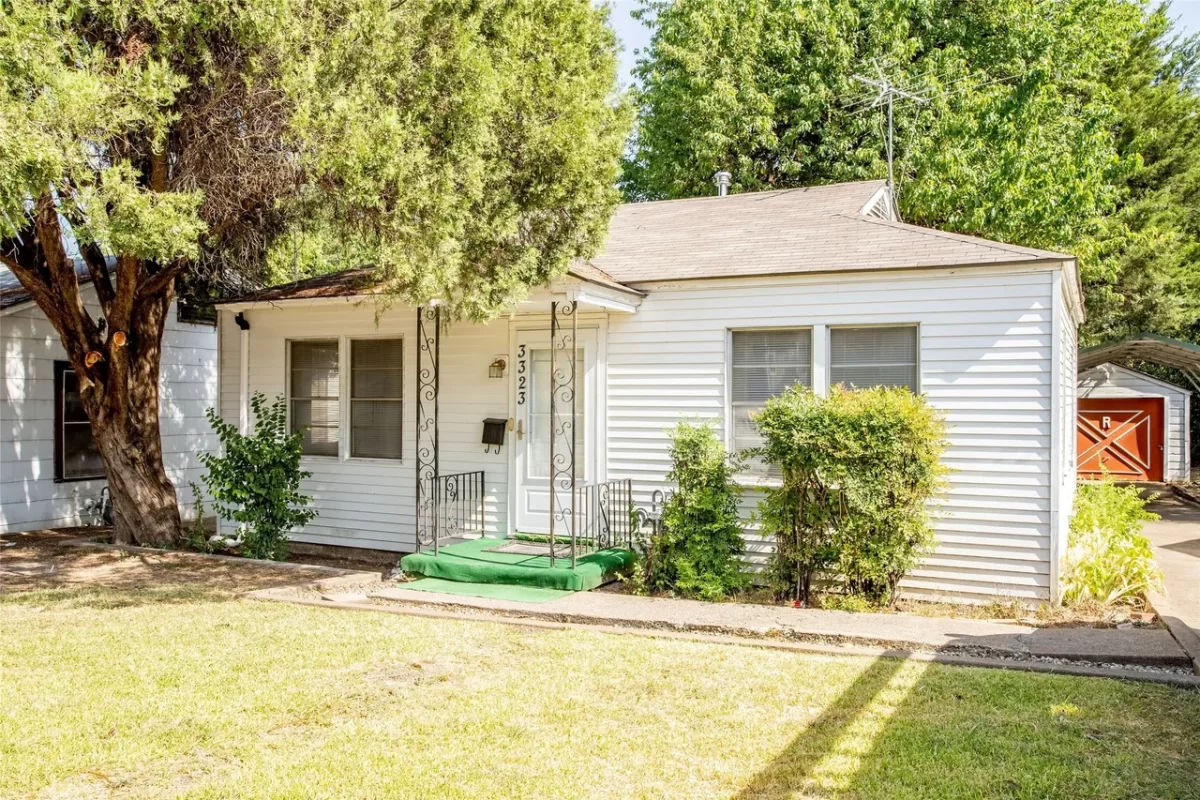 2BR House for Rent in Dallas, TX