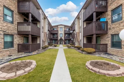 3BR Condo for Sale in Chicago, IL