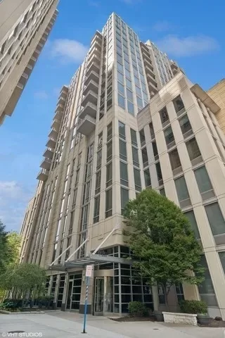 2BR Condo for Sale in Chicago, IL
