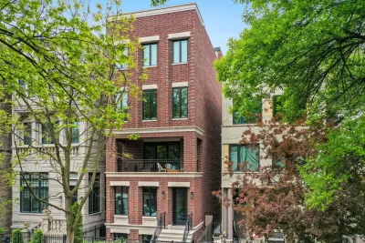 4BR Condo for Sale in Chicago, IL