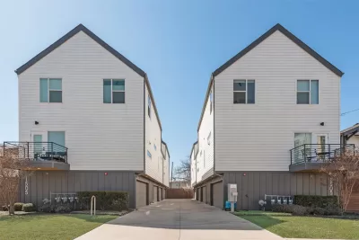 2BR Townhouse for Sale in Dallas, TX