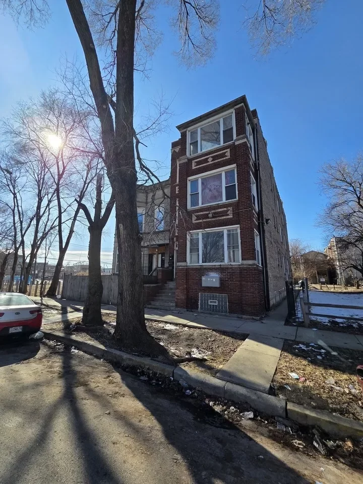 11BR Multi-Family for Sale in Chicago, IL