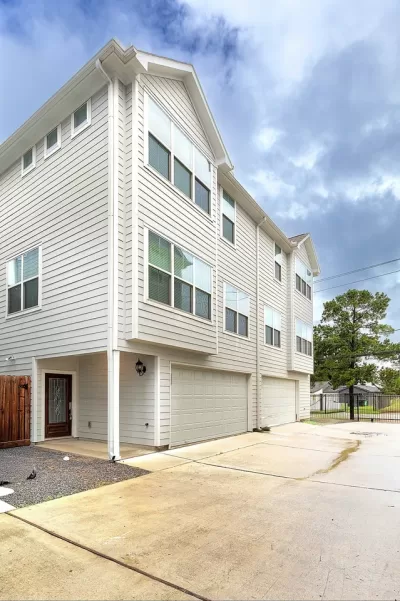 3BR Townhouse for Sale in Houston, TX