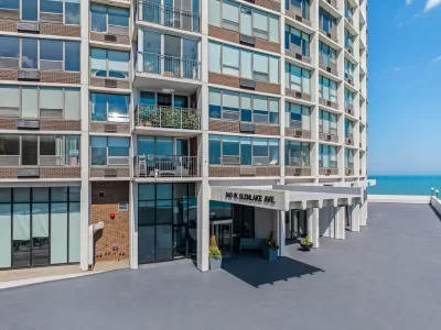 2BR Condo for Sale in Chicago, IL