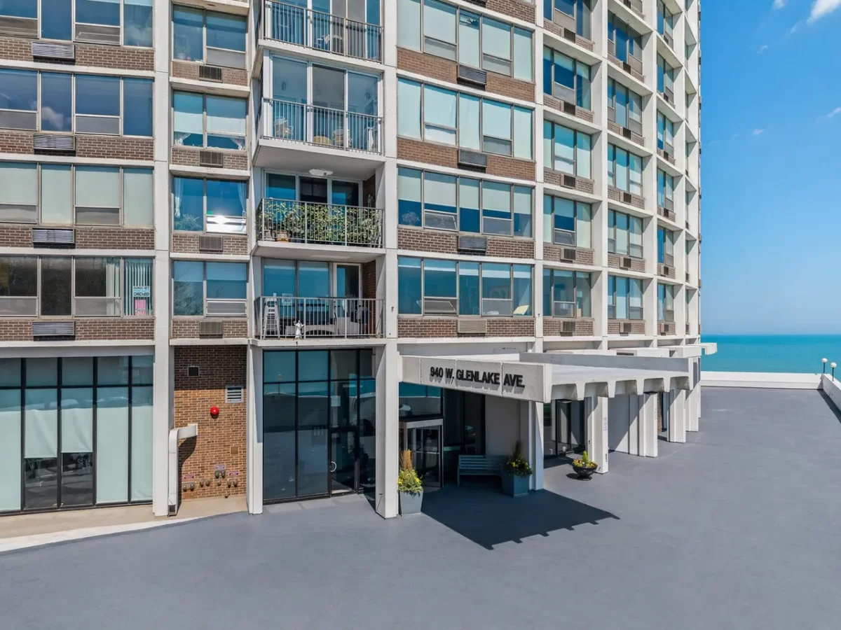 2BR Condo for Sale in Chicago, IL