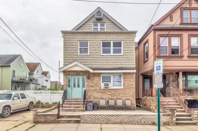 6BR Multi-Family for Sale in Bayonne, NJ