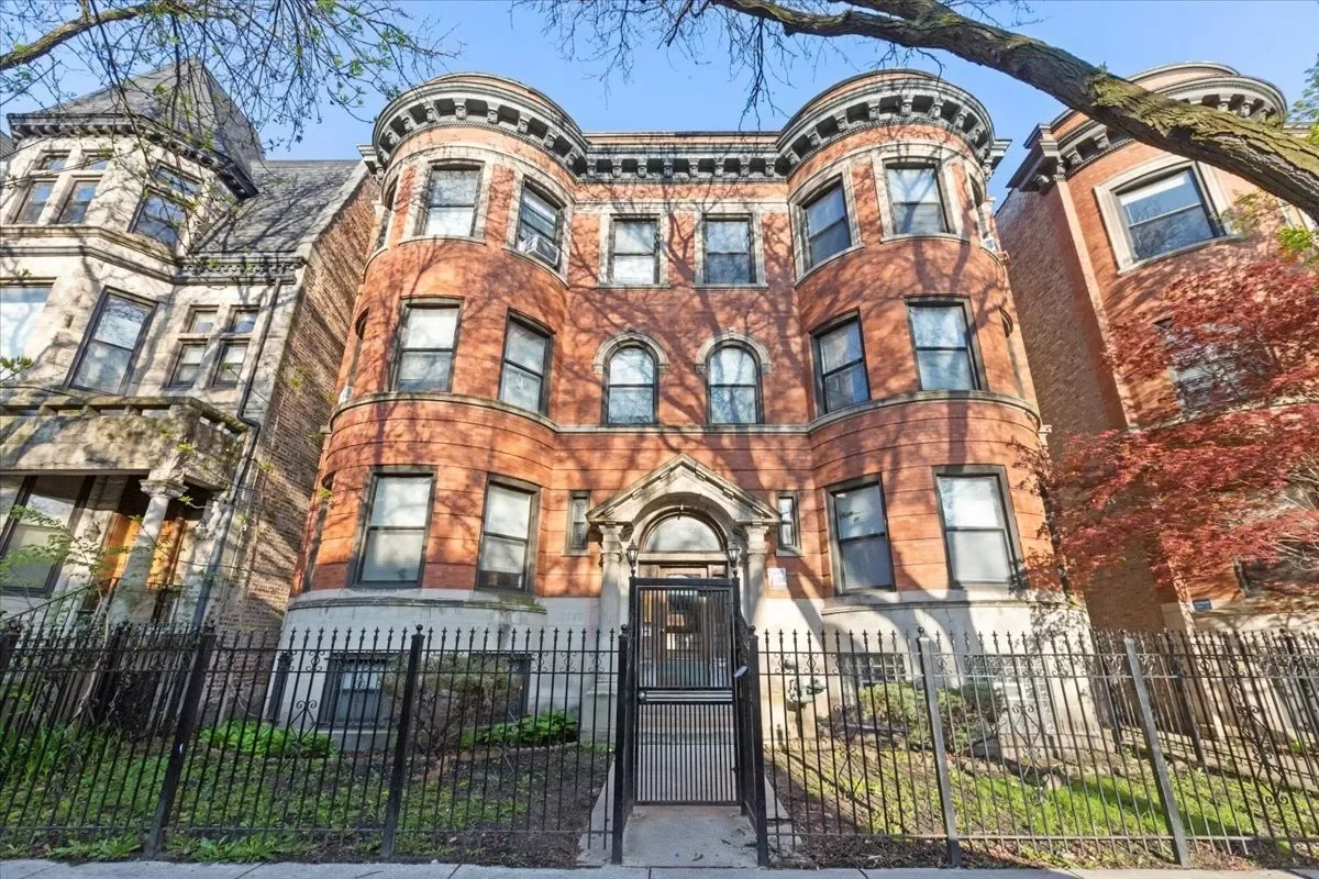 House for Rent in Chicago, IL