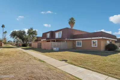 2BR Townhouse for Sale in Phoenix, AZ