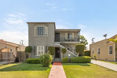 4BR Apartment for Sale in Los Angeles, CA