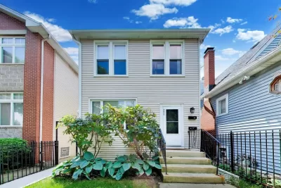 6BR Multi-Family for Sale in Chicago, IL