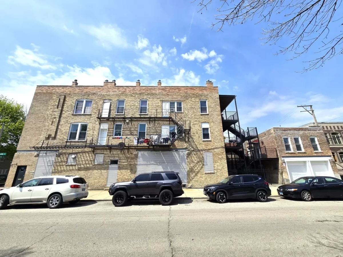 1BR Multi-Family for Sale in Chicago, IL