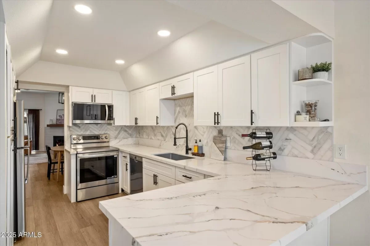 2BR Townhouse for Sale in Phoenix, AZ