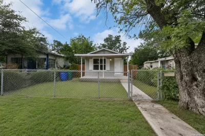 2BR House for Rent in San Antonio, TX
