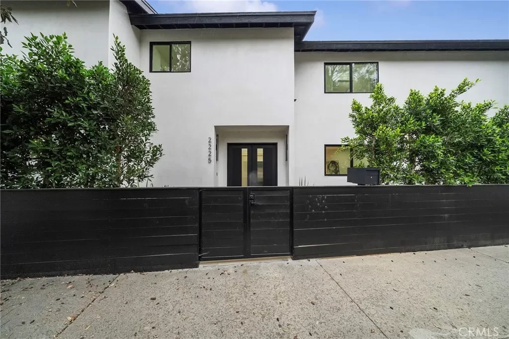 3BR House for Sale in Los Angeles, CA