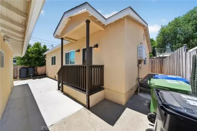 2BR Townhouse for Sale in Los Angeles, CA