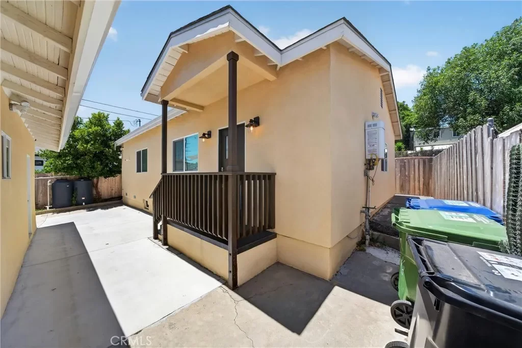 2BR Townhouse for Sale in Los Angeles, CA