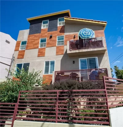 5BR Multi-Family for Sale in Los Angeles, CA