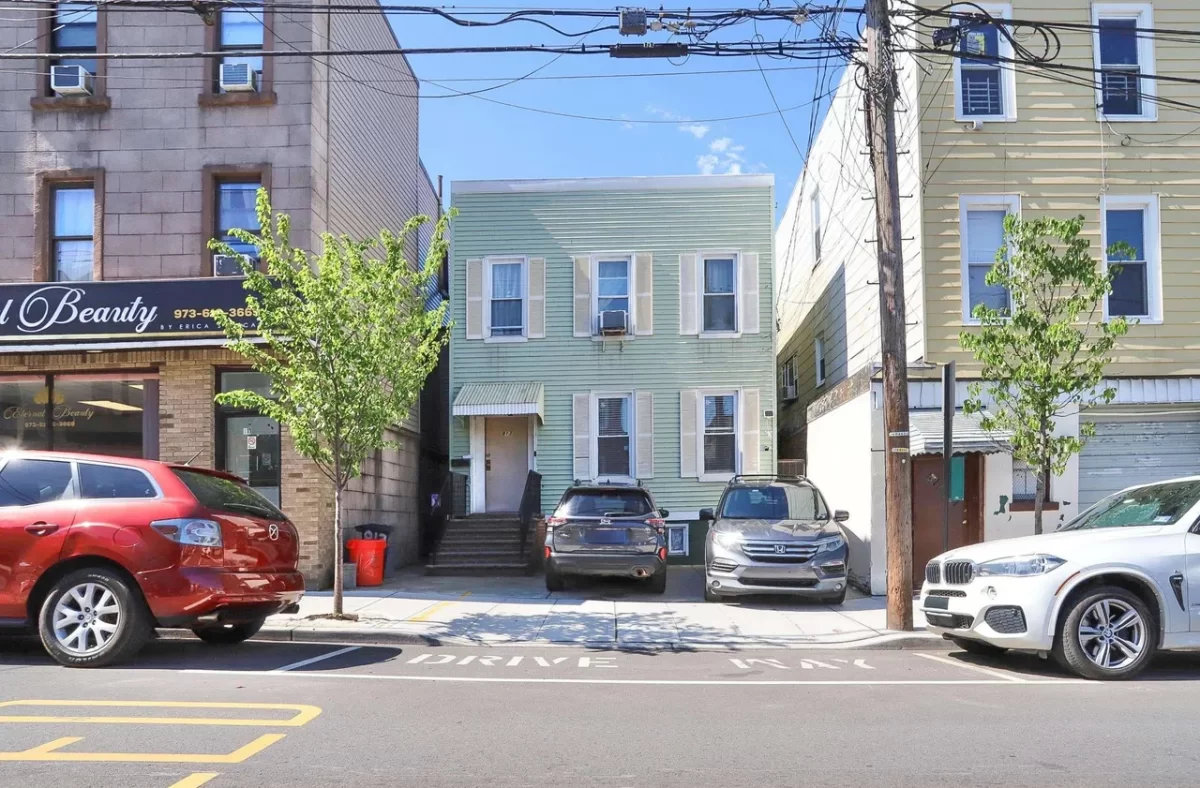 4BR Multi-Family for Sale in Union City, NJ