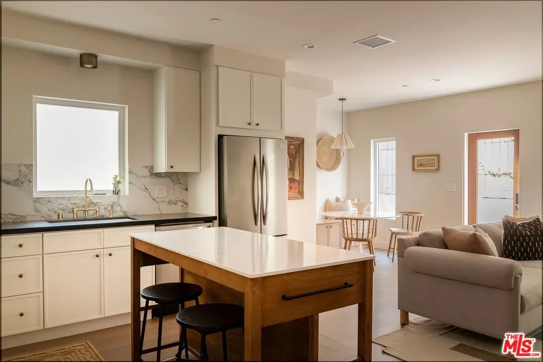3BR Condo for Sale in Los Angeles, CA