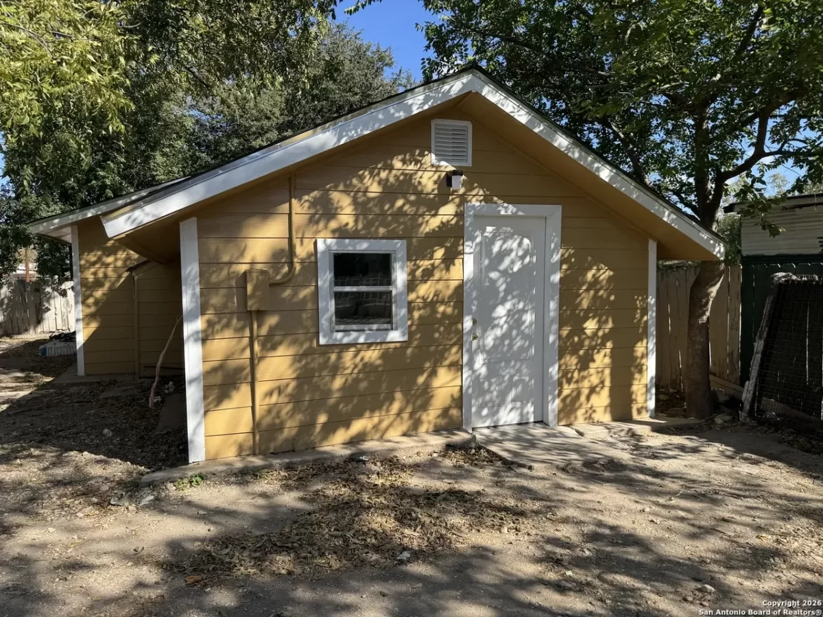 2BR House for Rent in San Antonio, TX
