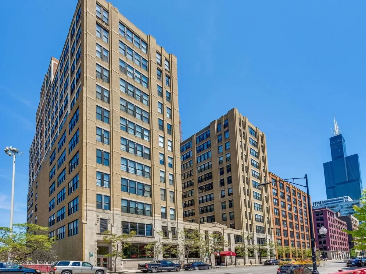 3BR Condo for Sale in Chicago, IL
