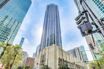2BR Condo for Sale in Chicago, IL