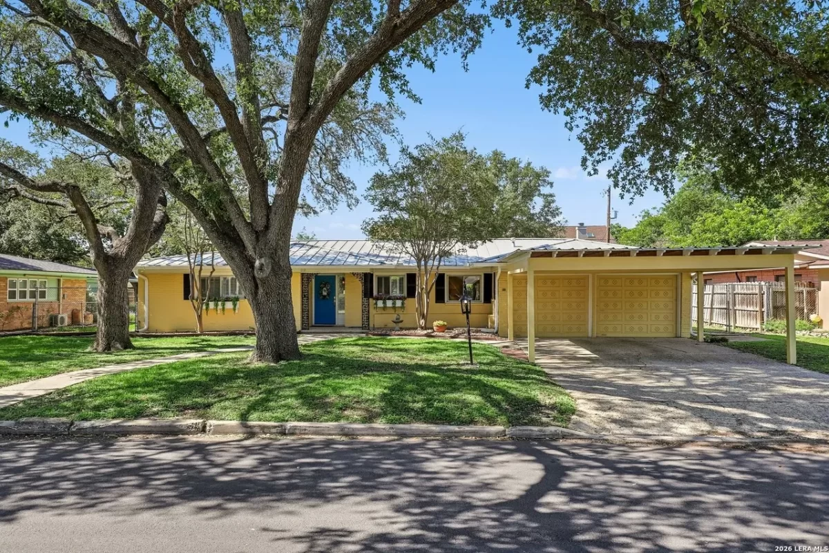 2BR House for Sale in San Antonio, TX