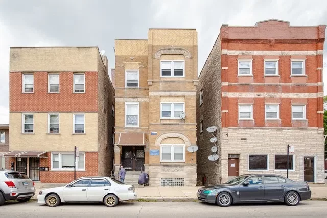 2BR House for Rent in Chicago, IL
