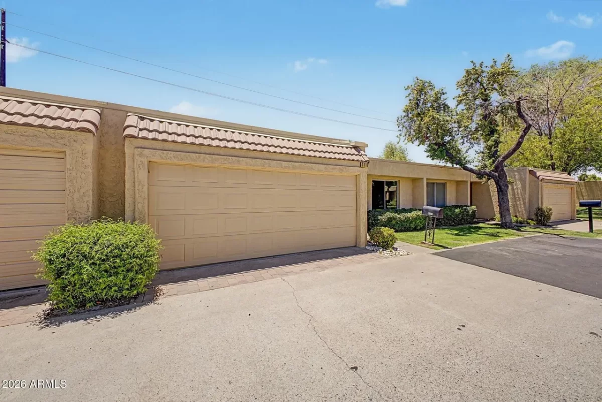 2BR Townhouse for Sale in Phoenix, AZ