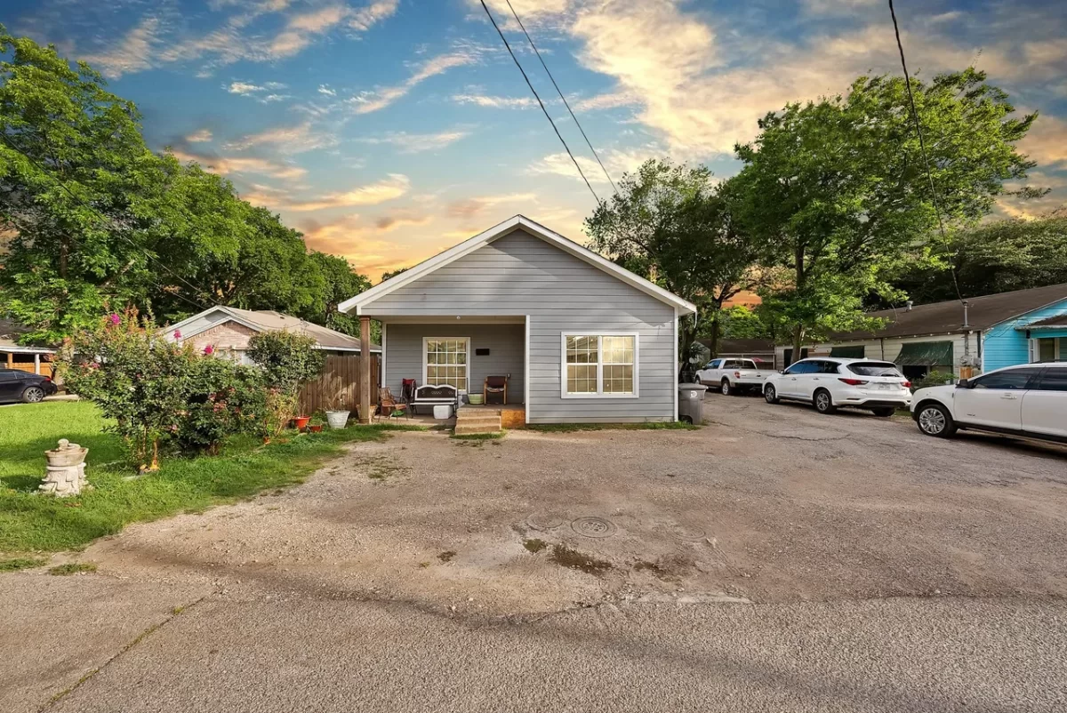 6BR Multi-Family for Sale in Dallas, TX