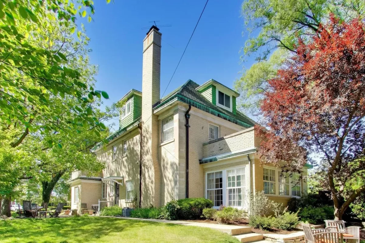 5BR House for Sale in Chicago, IL
