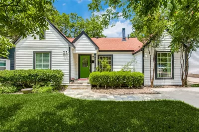 2BR House for Rent in Dallas, TX