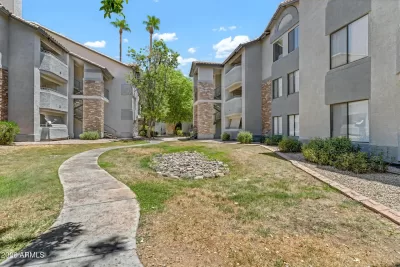 2BR Condo for Sale in Phoenix, AZ