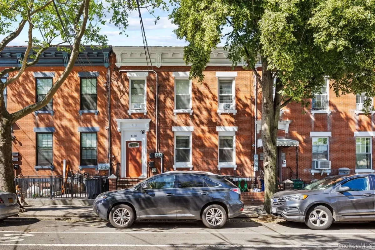 4BR Multi-Family for Sale in Astoria, NY
