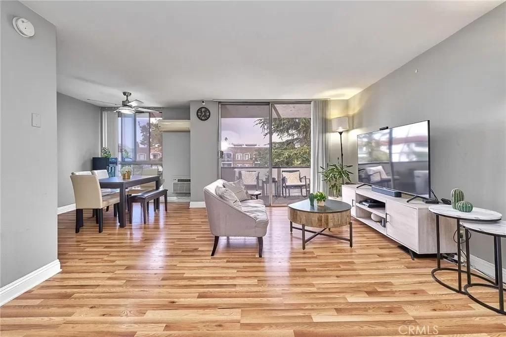 2BR Condo for Sale in Los Angeles, CA