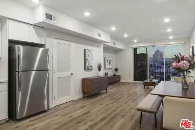2BR Townhouse for Rent in Los Angeles, CA
