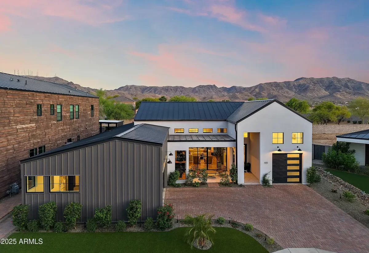 4BR House for Sale in Phoenix, AZ